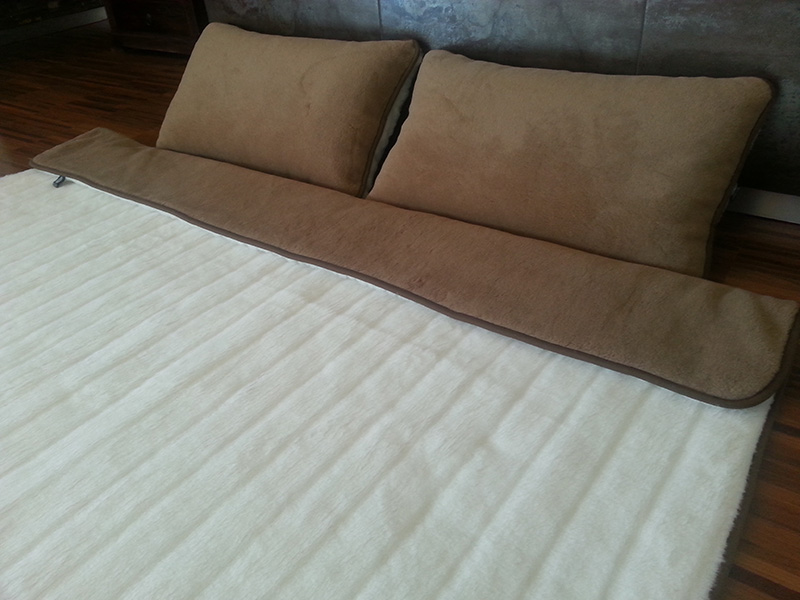 17 Pościel z wełny Camel Ciemny + Kaszmir Pasy 180x200 + Materac wełniany