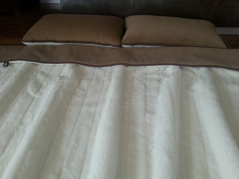 22 Pościel z wełny Camel Ciemny + Kaszmir Pasy 180x200 + Materac wełniany