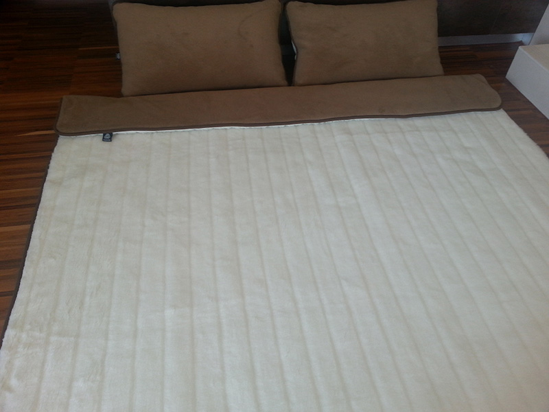 28 Pościel z wełny Camel Ciemny + Kaszmir Pasy 180x200 + Materac wełniany