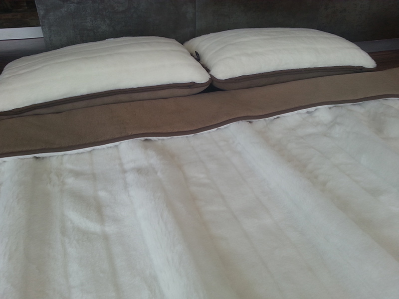 31 Pościel z wełny Camel Ciemny + Kaszmir Pasy 180x200 + Materac wełniany