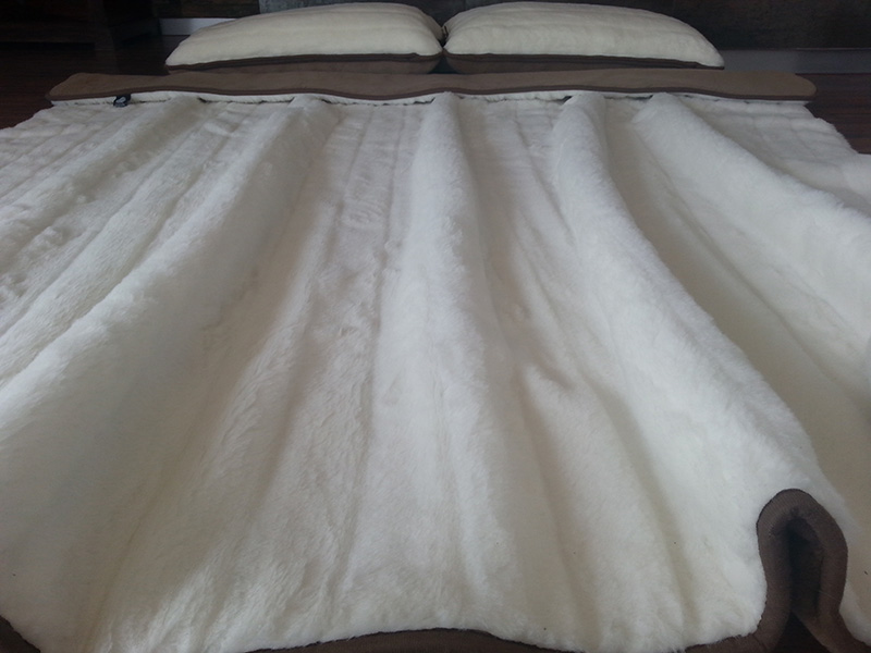 33 Pościel z wełny Camel Ciemny + Kaszmir Pasy 180x200 + Materac wełniany
