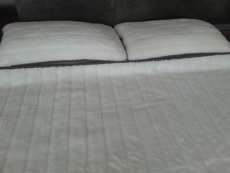 37 Pościel z wełny Camel Ciemny + Kaszmir Pasy 180x200 + Materac wełniany