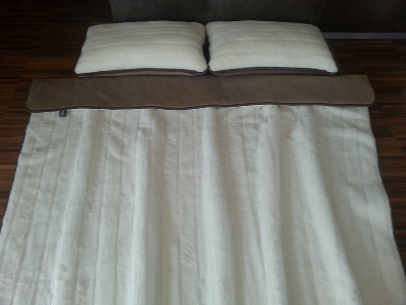 47 Pościel z wełny Camel Ciemny + Kaszmir Pasy 180x200 + Materac wełniany