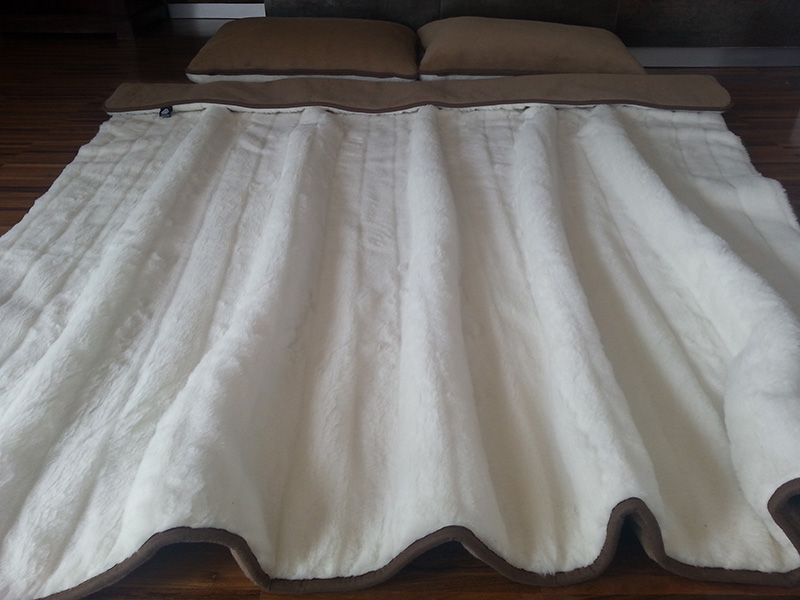 5 Pościel z wełny Camel Ciemny + Kaszmir Pasy 180x200 + Materac wełniany