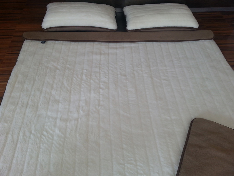 6 Pościel z wełny Camel Ciemny + Kaszmir Pasy 180x200 + Materac wełniany