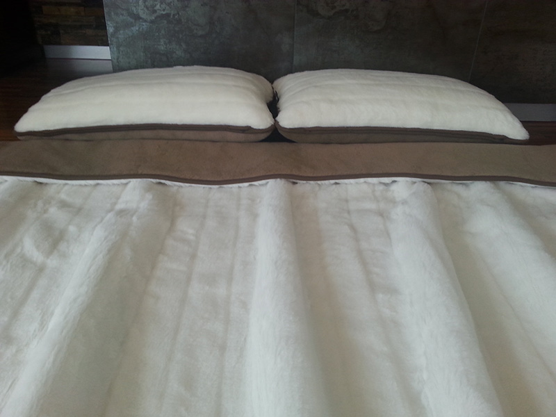 7 Pościel z wełny Camel Ciemny + Kaszmir Pasy 180x200 + Materac wełniany