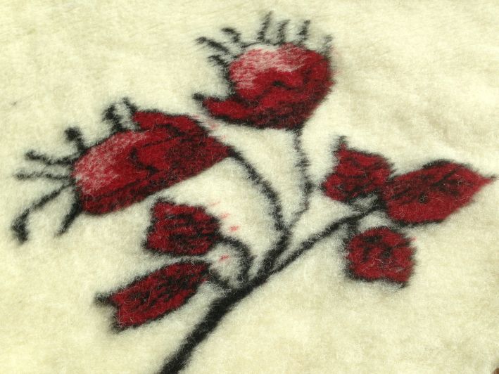 3005 Koc wełniany Merynos Czerwona Rose 140x200