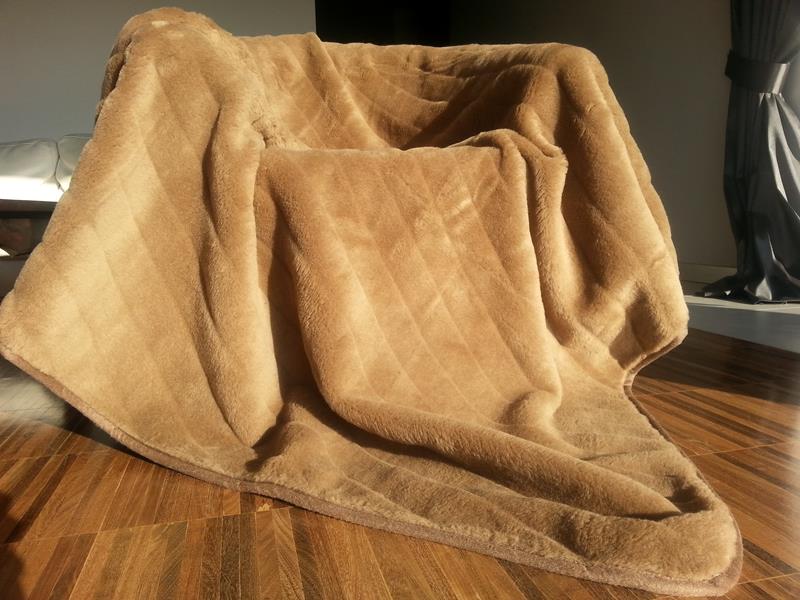 4878 Koc wełniany Camel z wełny wielbłądziej CIEMNY PASY 220x200