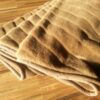 4881 Koc wełniany Camel z wełny wielbłądziej CIEMNY PASY 220x200