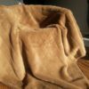 4886 Koc wełniany Camel z wełny wielbłądziej CIEMNY PASY 220x200