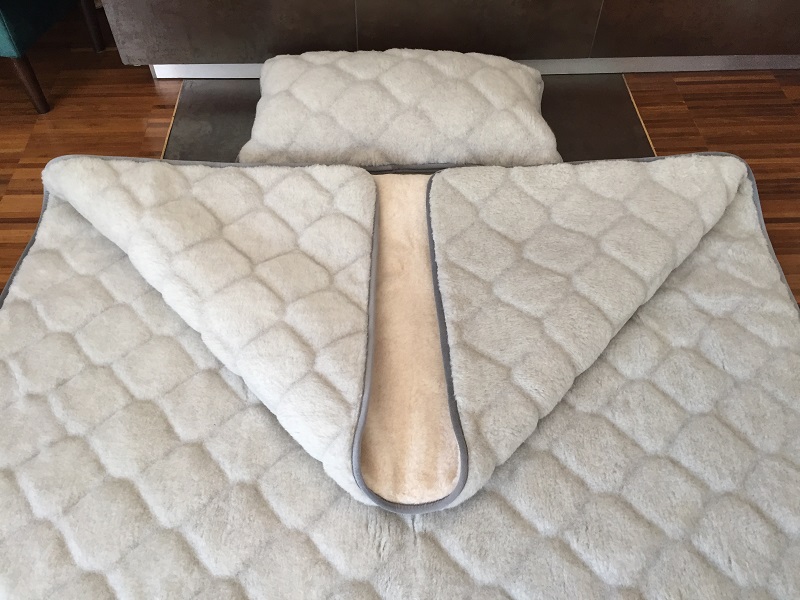 Pościel z wełny Alpaki Silver Caro Camel Jasny 140x200 + Podkład wełniany