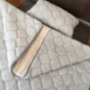 Pościel z wełny Alpaki Silver Caro Camel Jasny 140x200 + Podkład wełniany