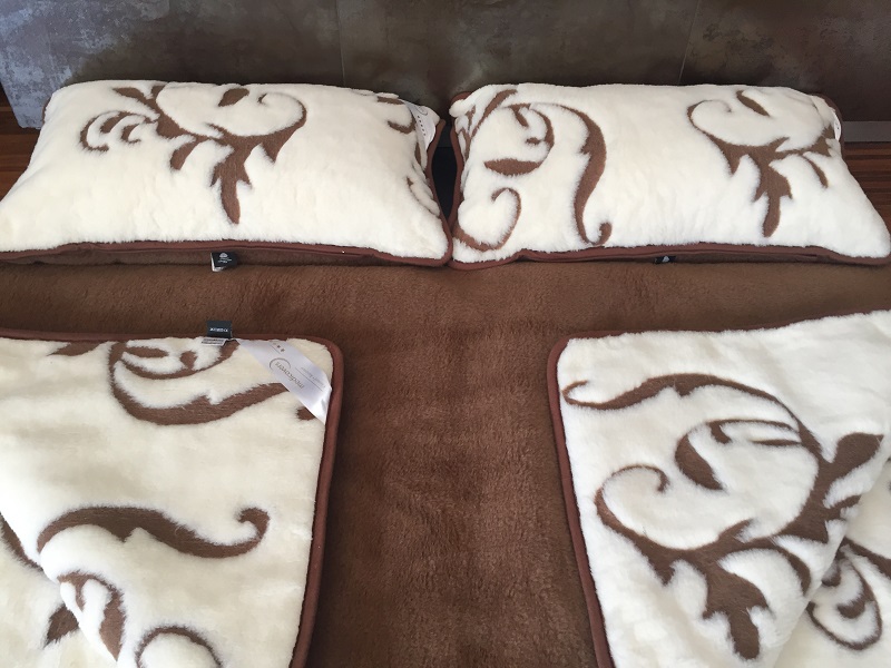 Pościel z wełny Camel Ciemny + Kaszmir Szlachecki 240x200 + Podkład wełniany