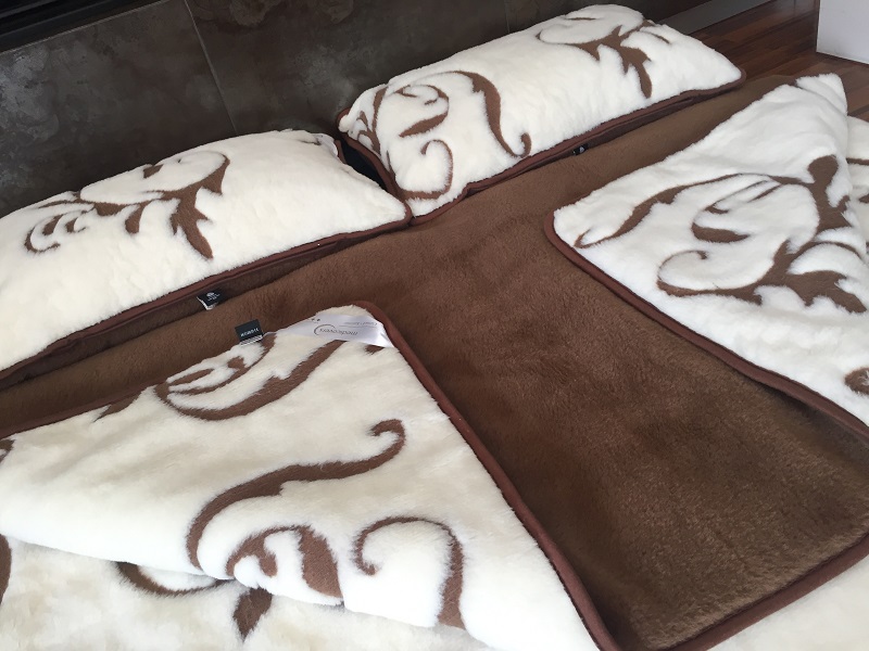 Pościel z wełny Camel Ciemny + Kaszmir Szlachecki 240x200 + Podkład wełniany