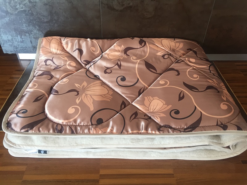 Kołdra z wełny wielbłądziej Camel Jasny Satyna Kwiat Lotosu 140x200
