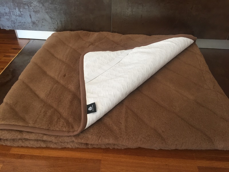 Podkład z wełny Camel Ciemny Pasy 180x200