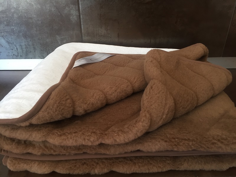 Podkład z wełny Camel Ciemny Pasy 180x200