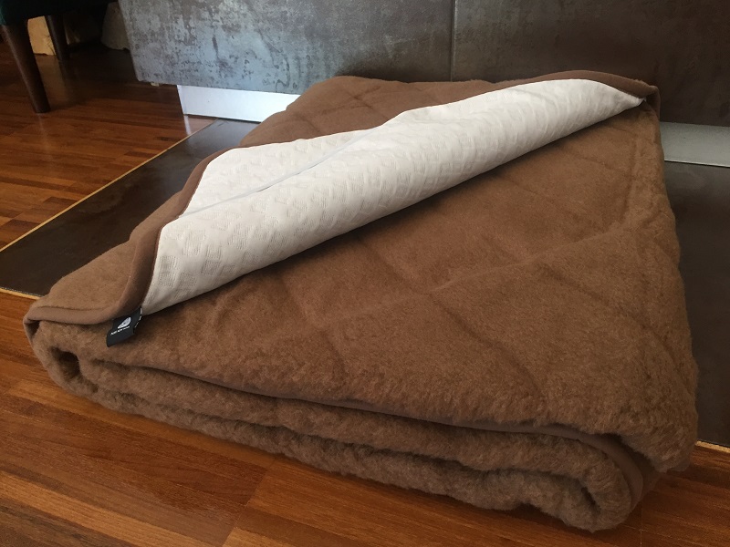 Podkład z wełny Camel Ciemny Pasy 180x200