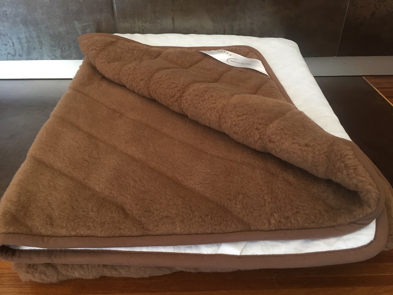 Podkład z wełny Camel Ciemny Pasy 180x200