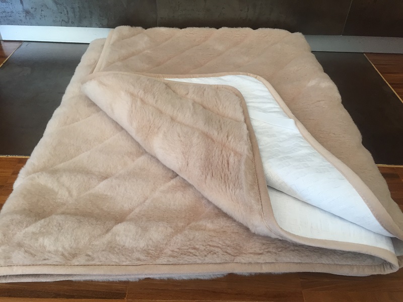 Podkład z wełny Camel Jasny Pasy 220x200